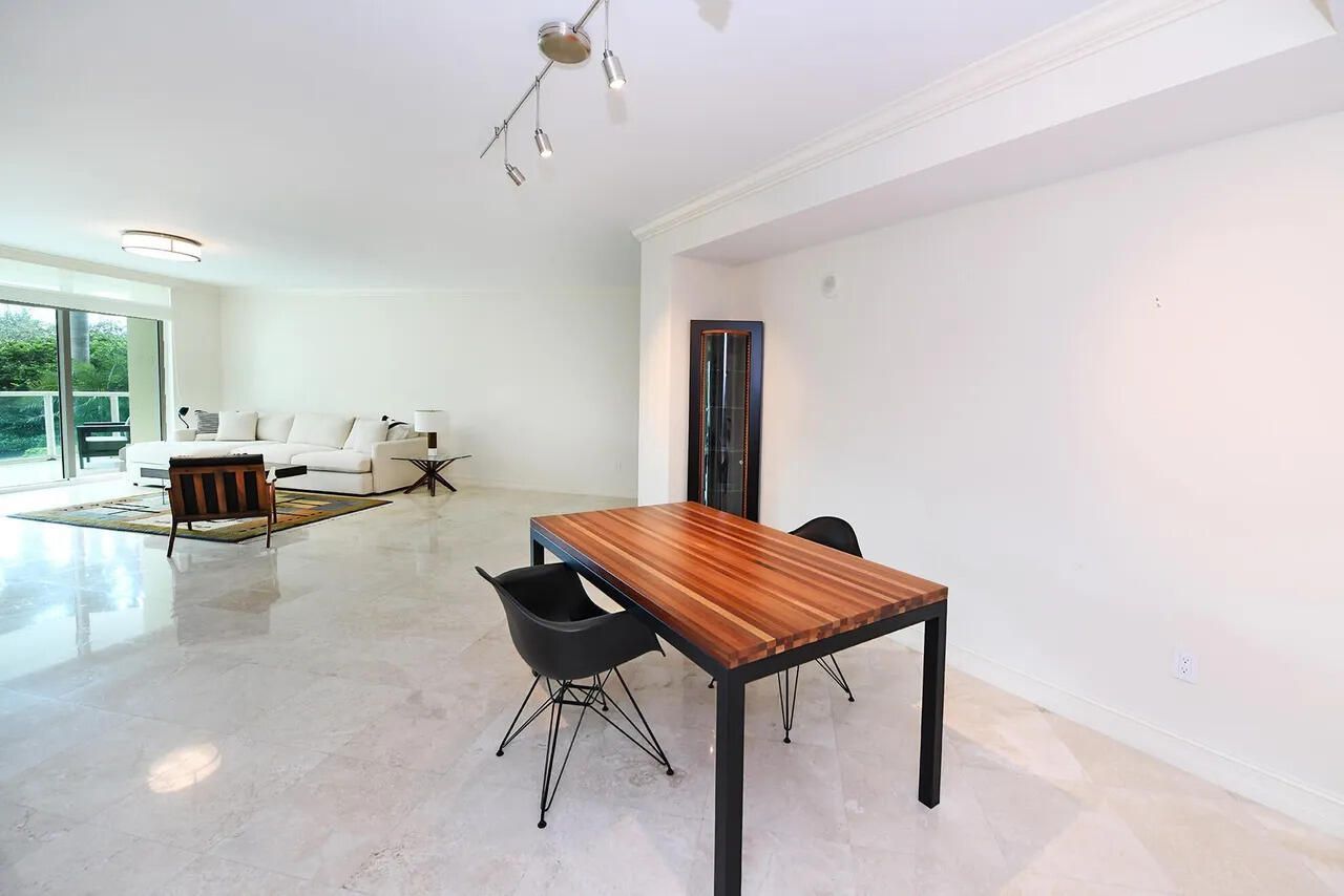 550 SE Mizner Boulevard, Unit B206, Boca Raton, FL 33432 Photo