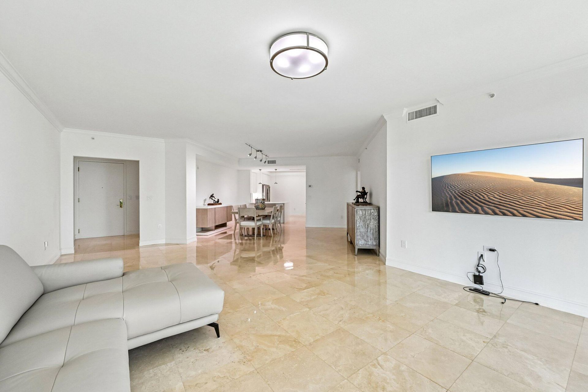 550 SE Mizner Boulevard, Unit B206, Boca Raton, FL 33432 Photo