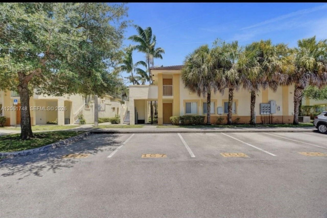 6235 SW 47th Mnr, Unit 204, Davie, FL 33314 Photo