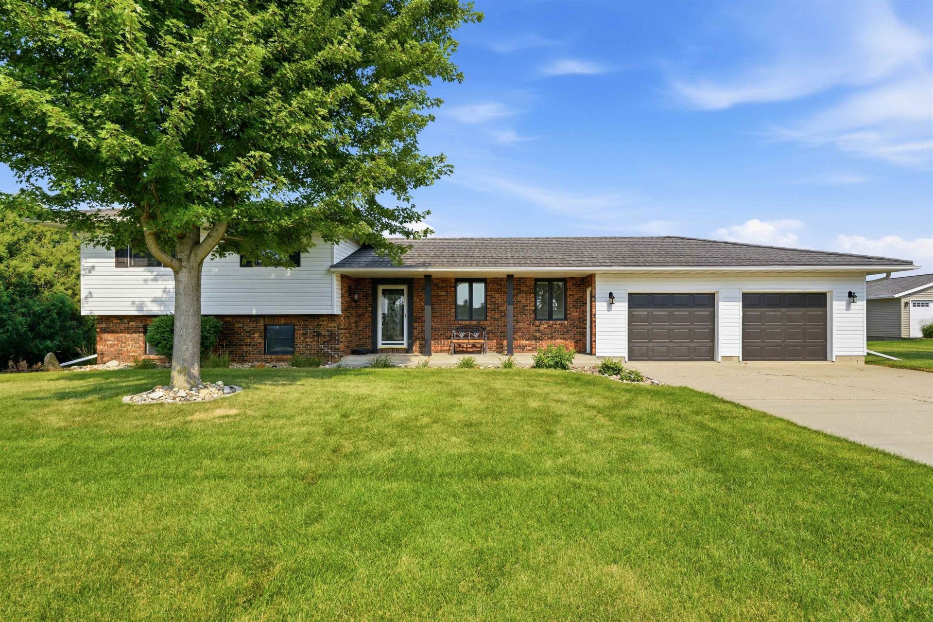 2214 185 Avenue, Manchester, IA 52057 Main Photo