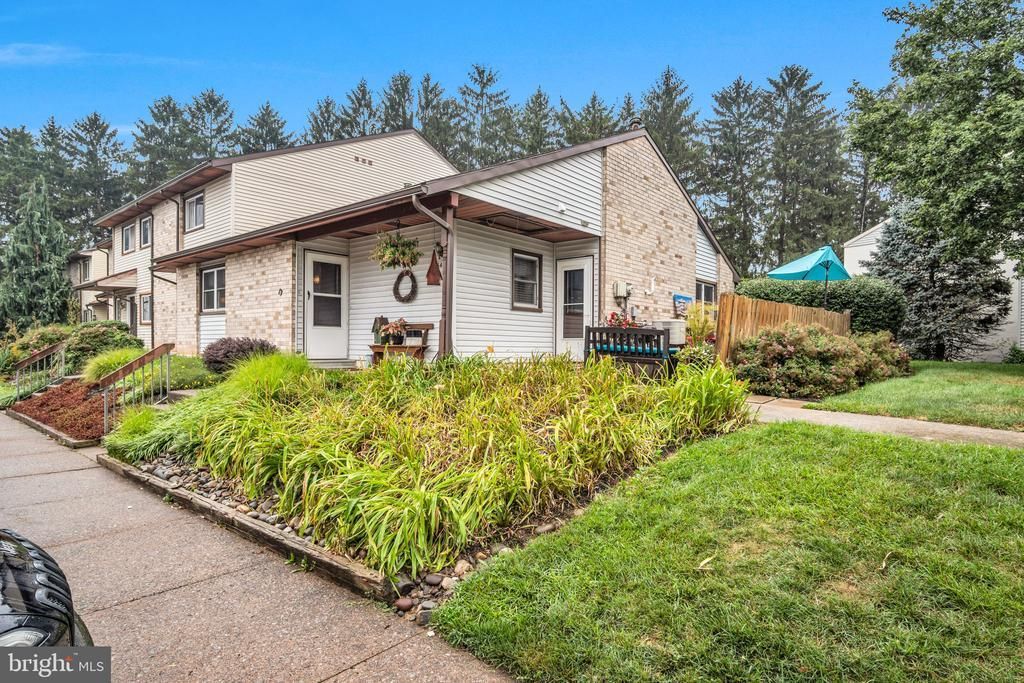 54 DREXEL PLACE , NEW CUMBERLAND, PA 17070