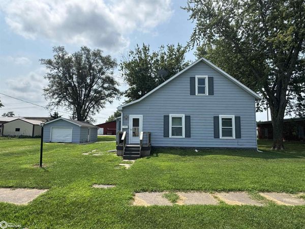 414 W Lee Street, Seymour, IA 52590