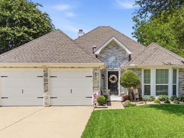 840 Lionel Way, Fort Worth, TX 76108