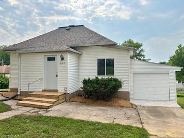 608 N WALNUT Street, AVOCA, IA 51521