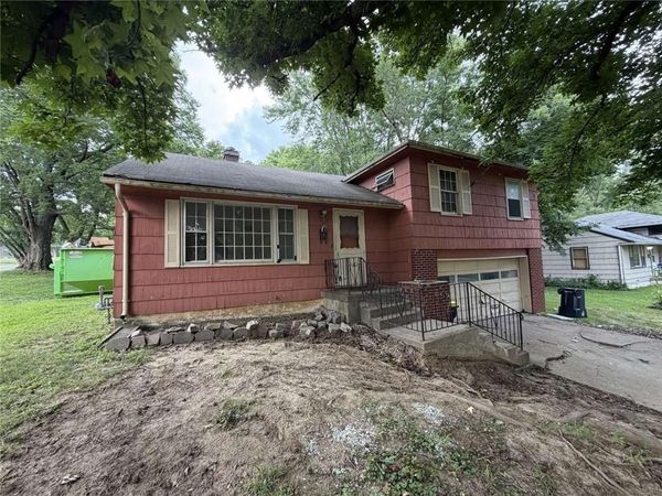 5401 Smalley Avenue, Kansas City, MO 64129