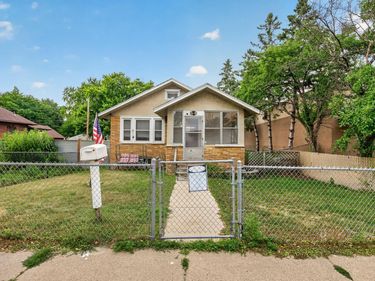 1461 7th Street W, Saint Paul, MN 55102