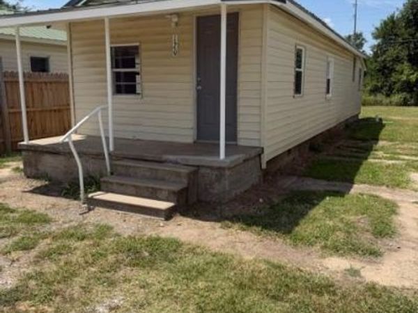 120 Choctaw , Holdenville, OK 74848