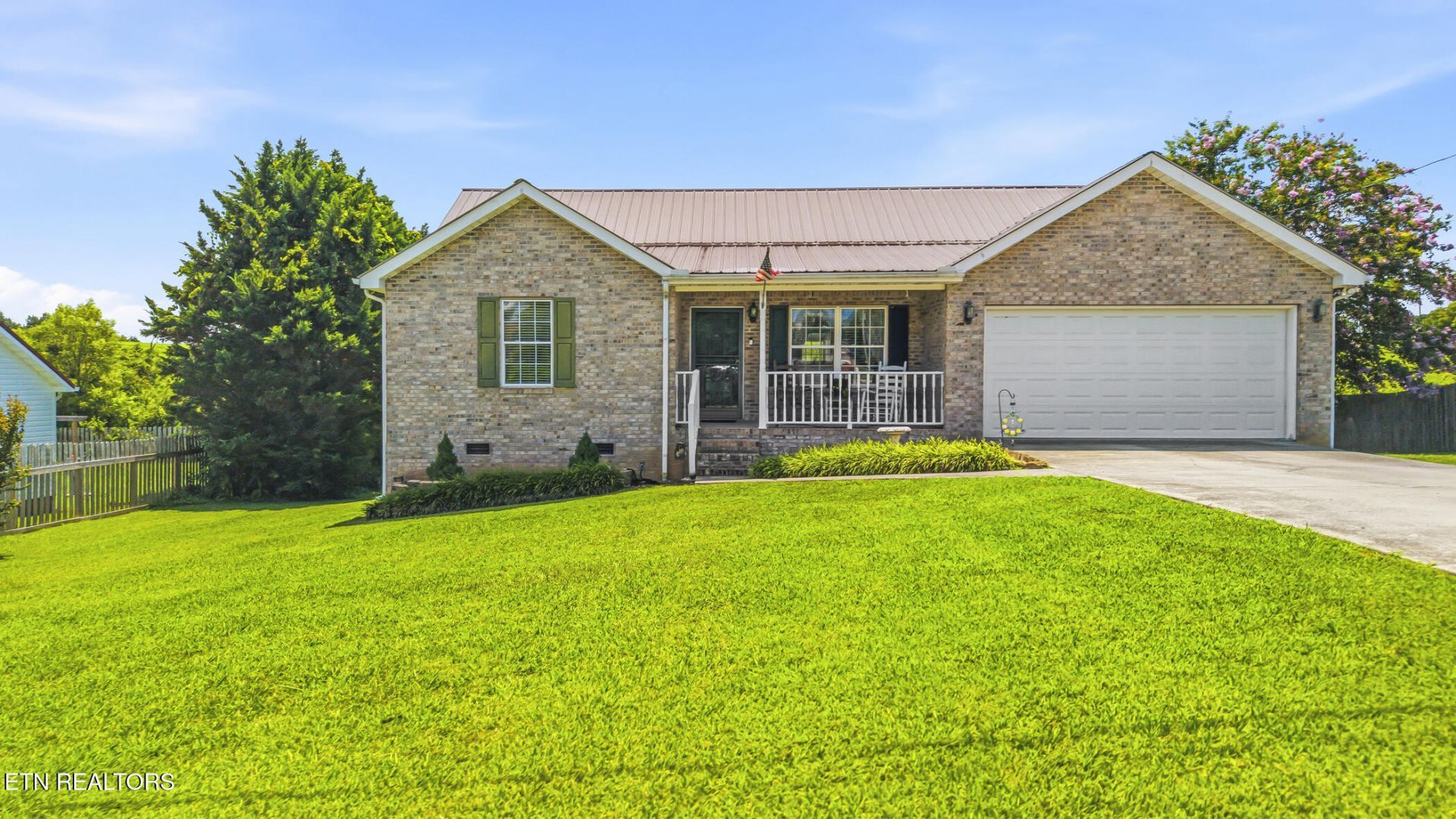 192 Acorn Drive, Corryton, TN 37721 Main Photo