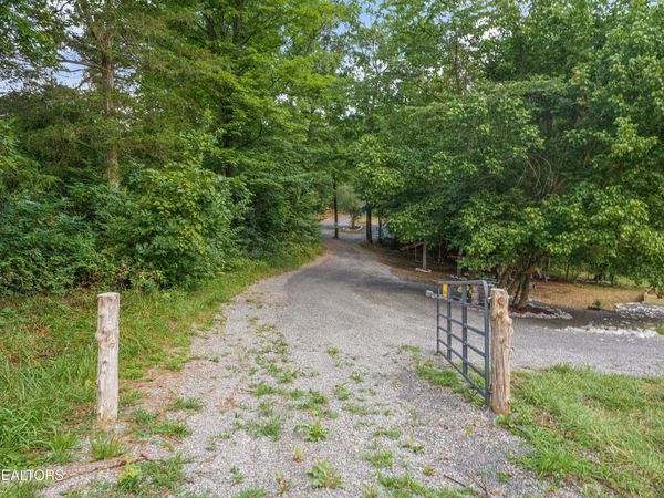 233 Highway 370, Luttrell, TN 37779