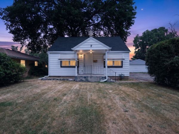 1923 Barton Boulevard, ROCKFORD, IL 61103