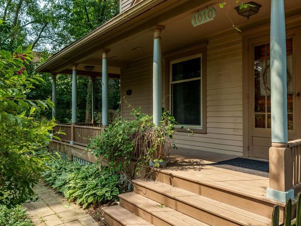 1010 Center Street, ELGIN, IL 60120
