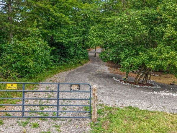 233 Highway 370, Luttrell, TN 37779
