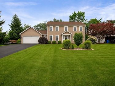 126 Ida Red Ln Lane, Greece, NY 14626