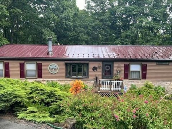 231 Traverse Road , Dingmans Ferry, PA 18328