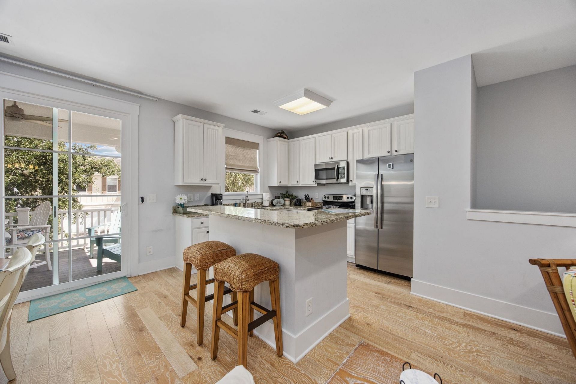 820 Madiera Dr. Photo 10