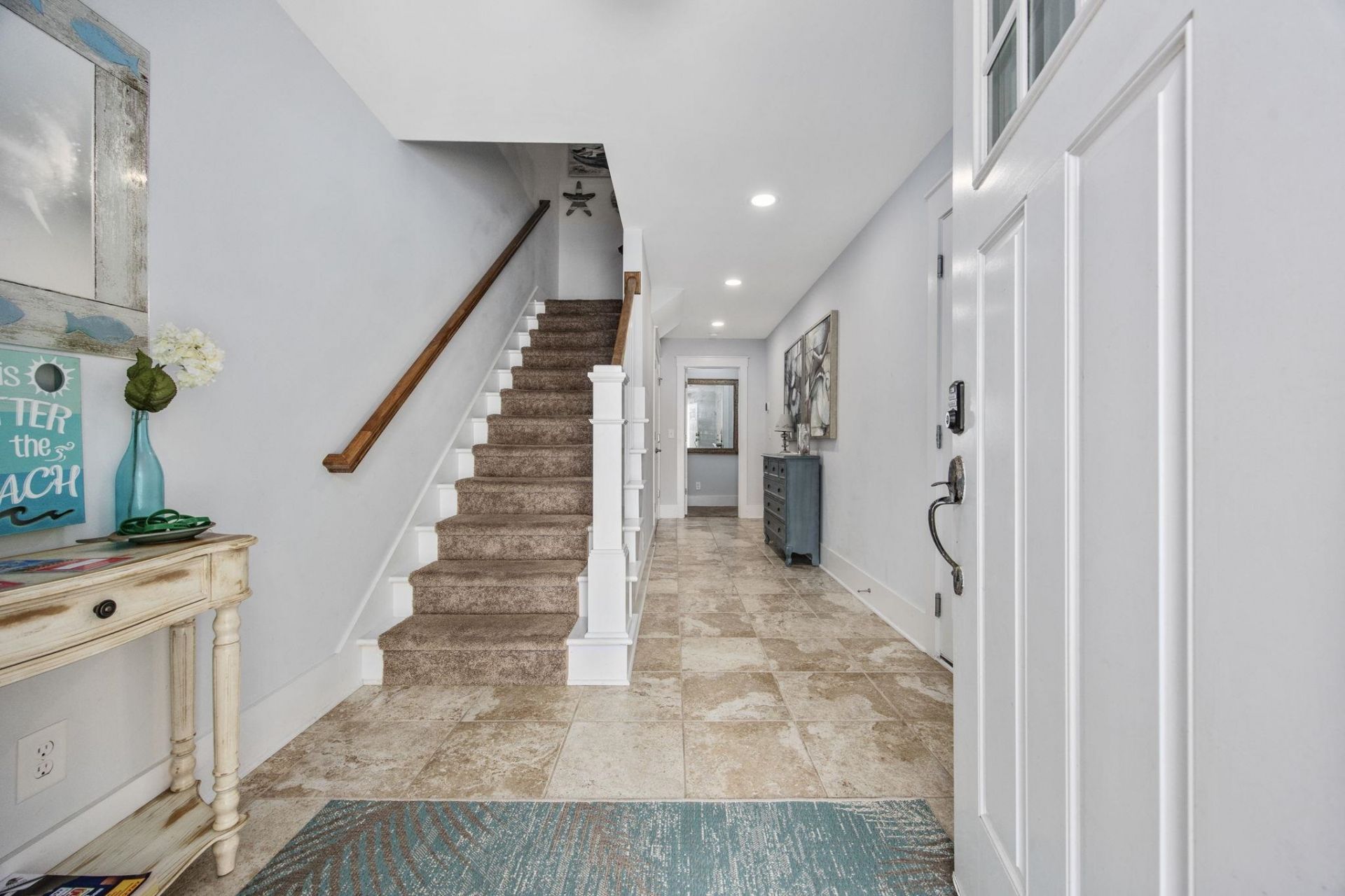 820 Madiera Dr. Photo 5