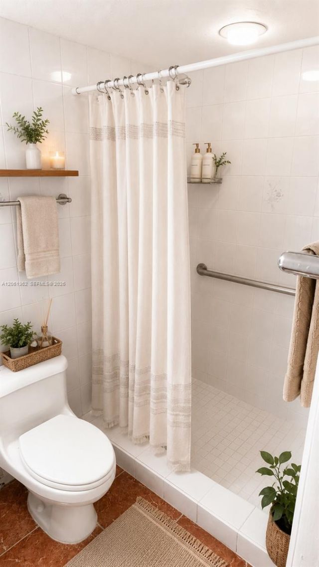 8625 NW 8th St, Unit 215, Miami, FL 33126 Photo