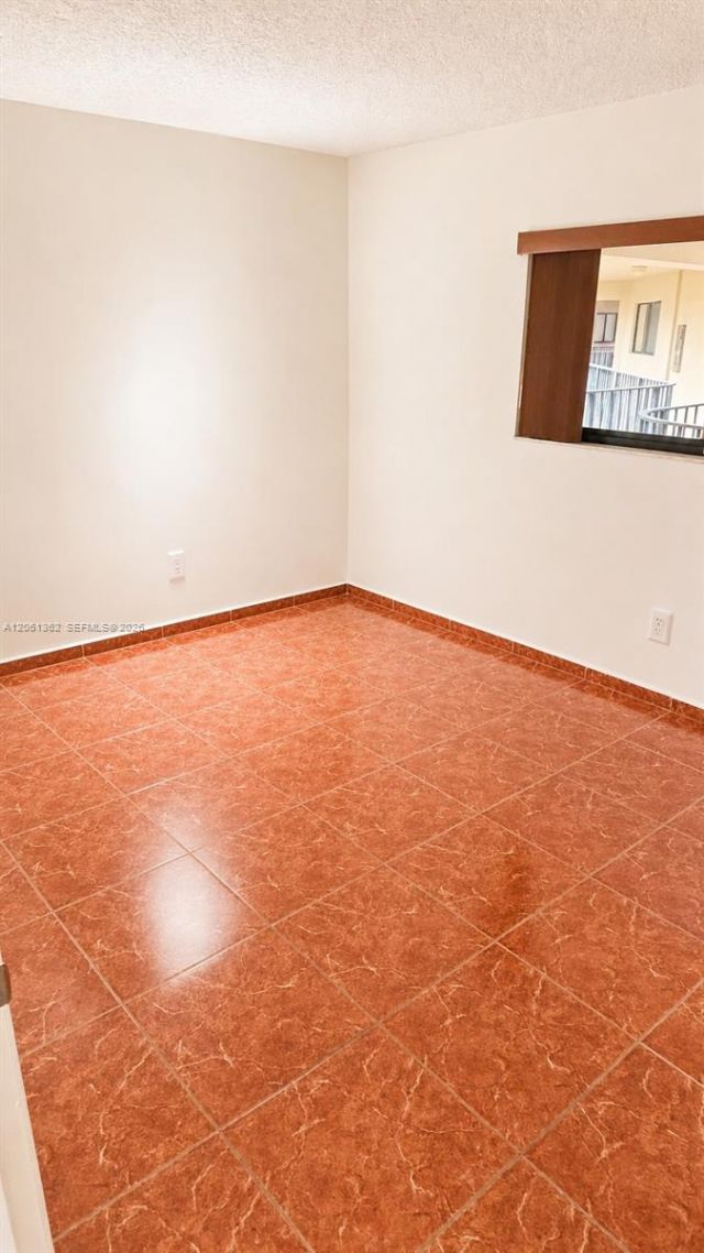 8625 NW 8th St, Unit 215, Miami, FL 33126 Photo