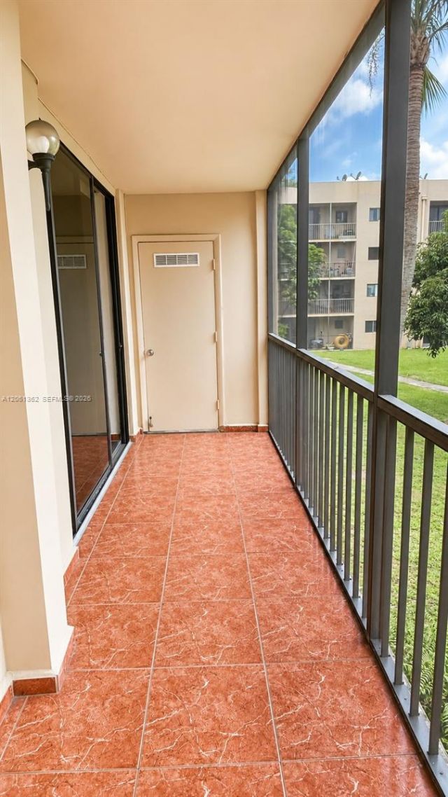 8625 NW 8th St, Unit 215, Miami, FL 33126 Photo