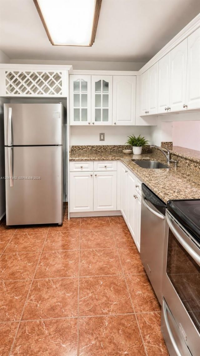 8625 NW 8th St, Unit 215, Miami, FL 33126 Photo