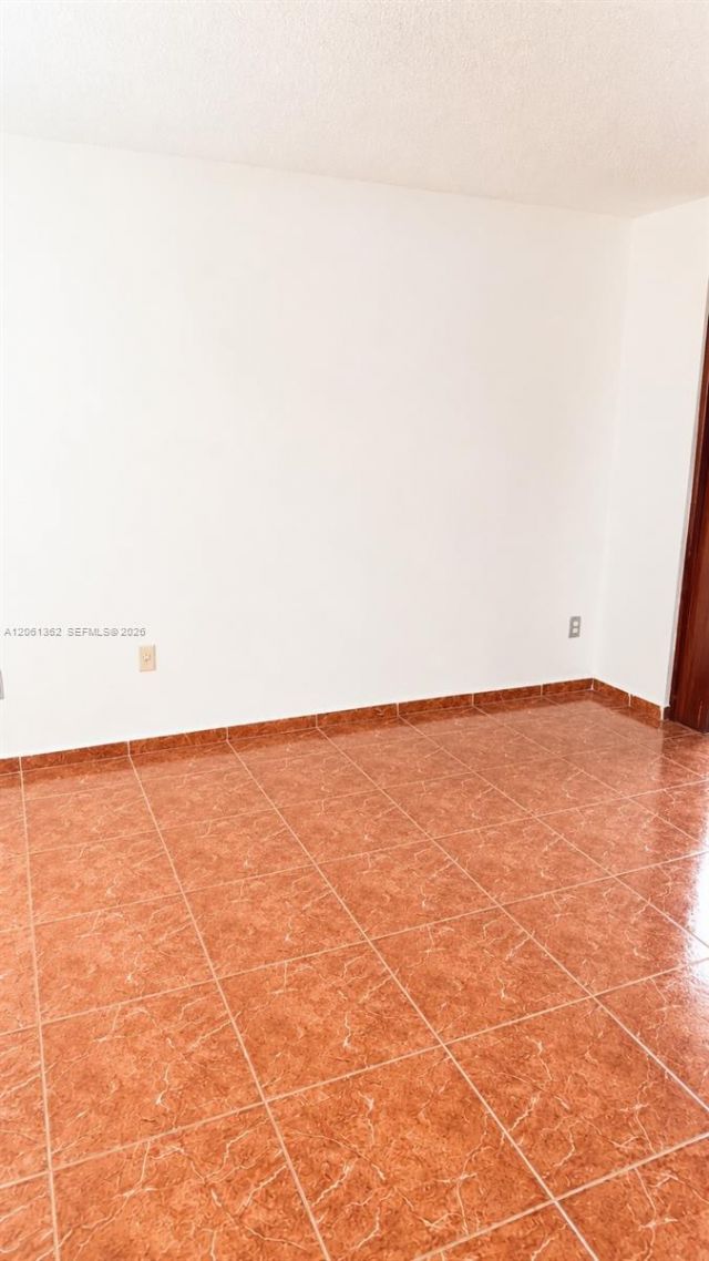 8625 NW 8th St, Unit 215, Miami, FL 33126 Photo