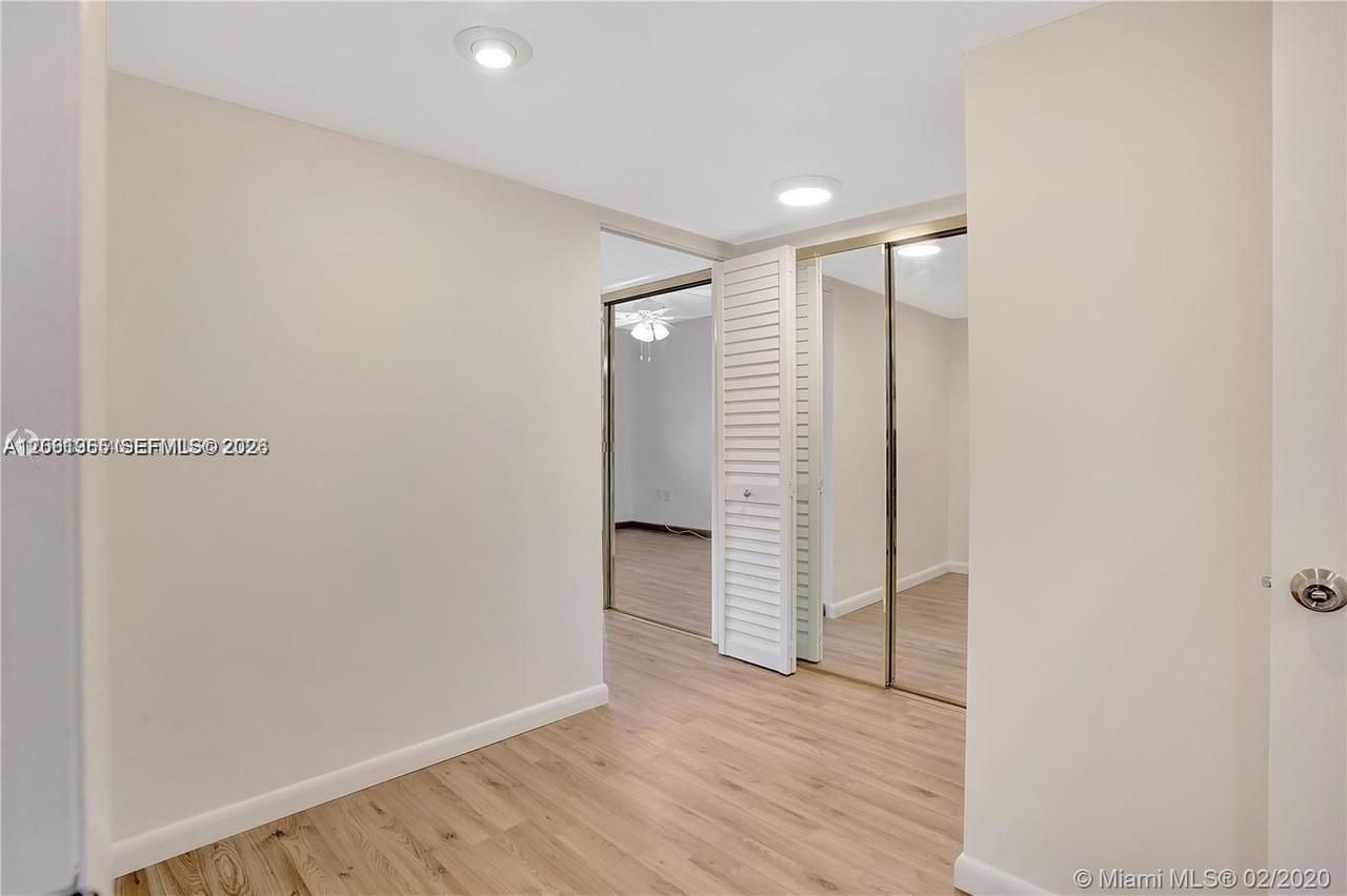 345 Ocean Dr, Unit 302, Miami Beach, FL 33139 Photo
