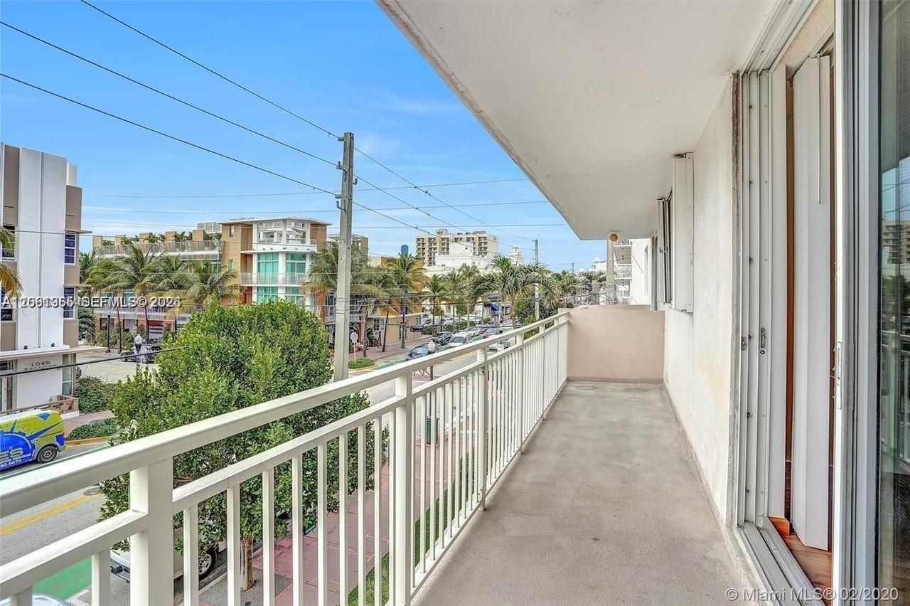 345 Ocean Dr, Unit 302, Miami Beach, FL 33139 Photo