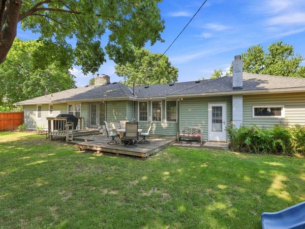 8 6th Avenue NE, Osseo, MN 55369