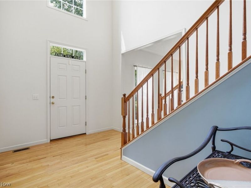 9359 Ashcroft Lane, Twinsburg, OH 44087 Photo 4