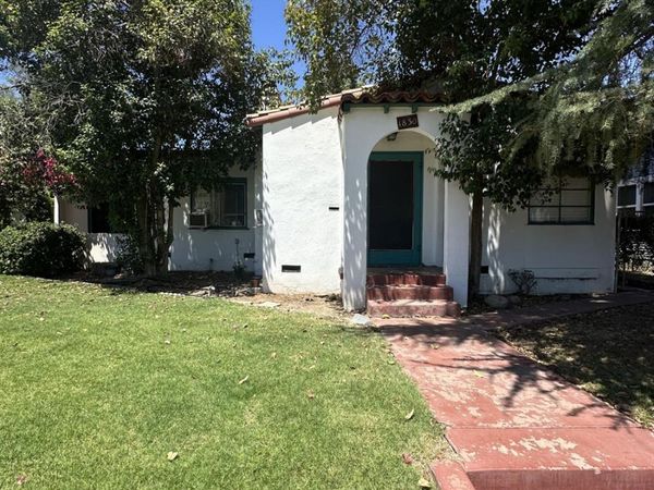 220 F Street, Bakersfield, CA 93304