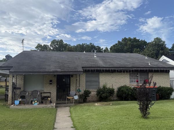 1611 Vaughn St, Pine Bluff, AR 71603