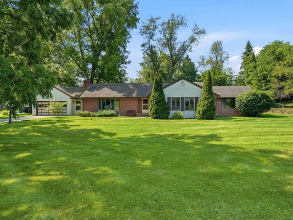 7017 Woodhue Lane, Fort Wayne, IN 46804