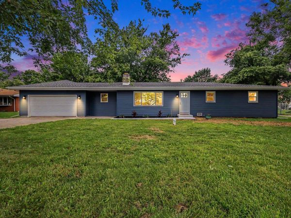 838 N 450 W , Valparaiso, IN 46385