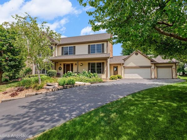 3 Patriot Court , Cary, IL 60013