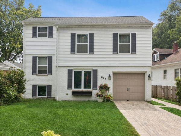 343 Lionel Road , Riverside, IL 60546