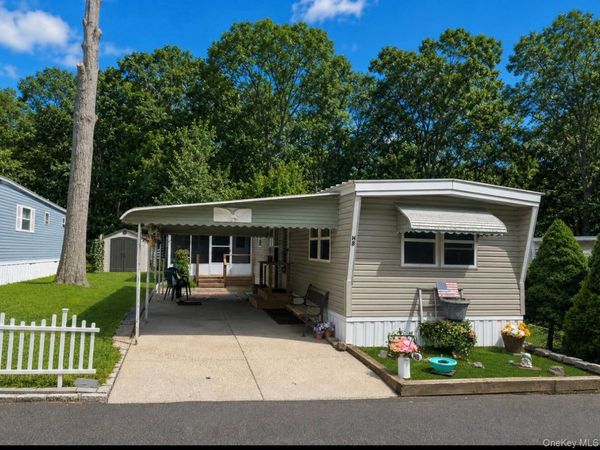 658-H8 Sound Avenue , Calverton, NY 11933