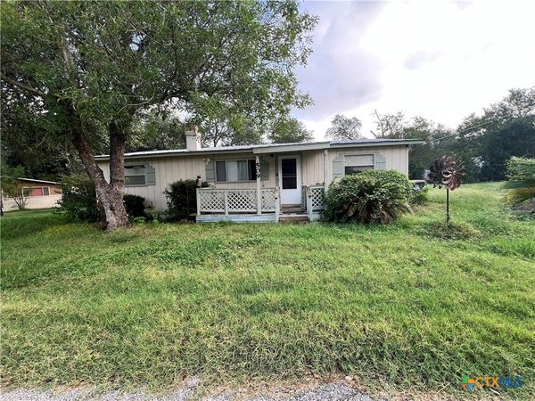 509 Pershing Street , Luling, TX 78648