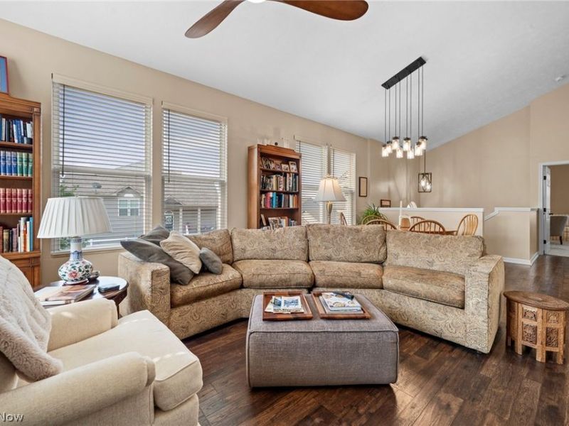 288 Woodhaven Drive, Copley, OH 44321 Photo 2