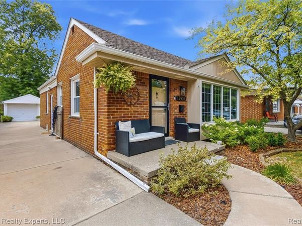 19994 Woodmont Street , Harper Woods, MI 48225