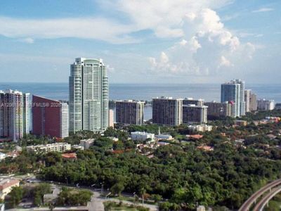 79 SW 12th St , Unit UPH4001-S, Miami, FL 33130 Photo