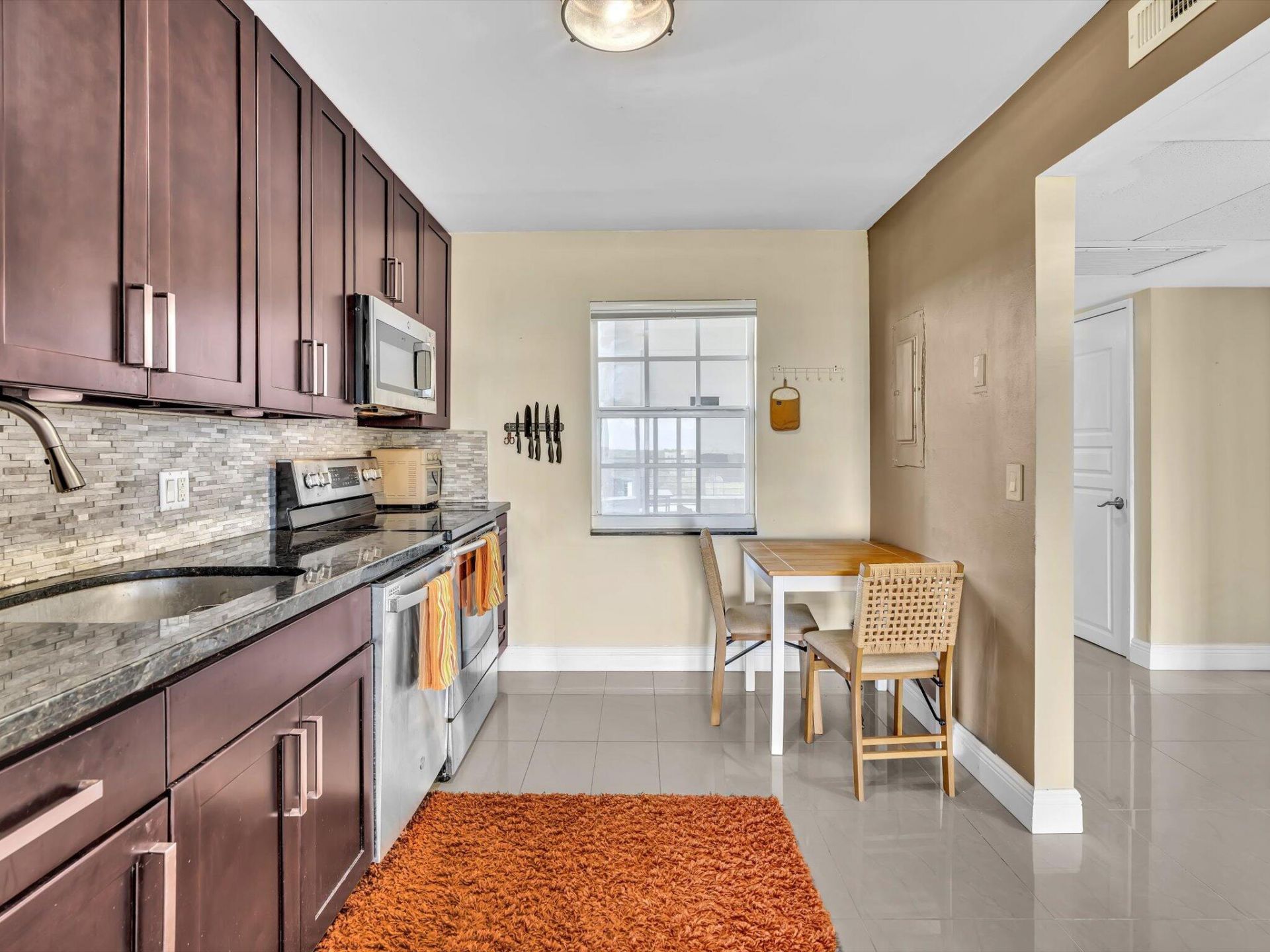 605 Oaks Drive, Unit 810, Pompano Beach, FL 33069 Photo