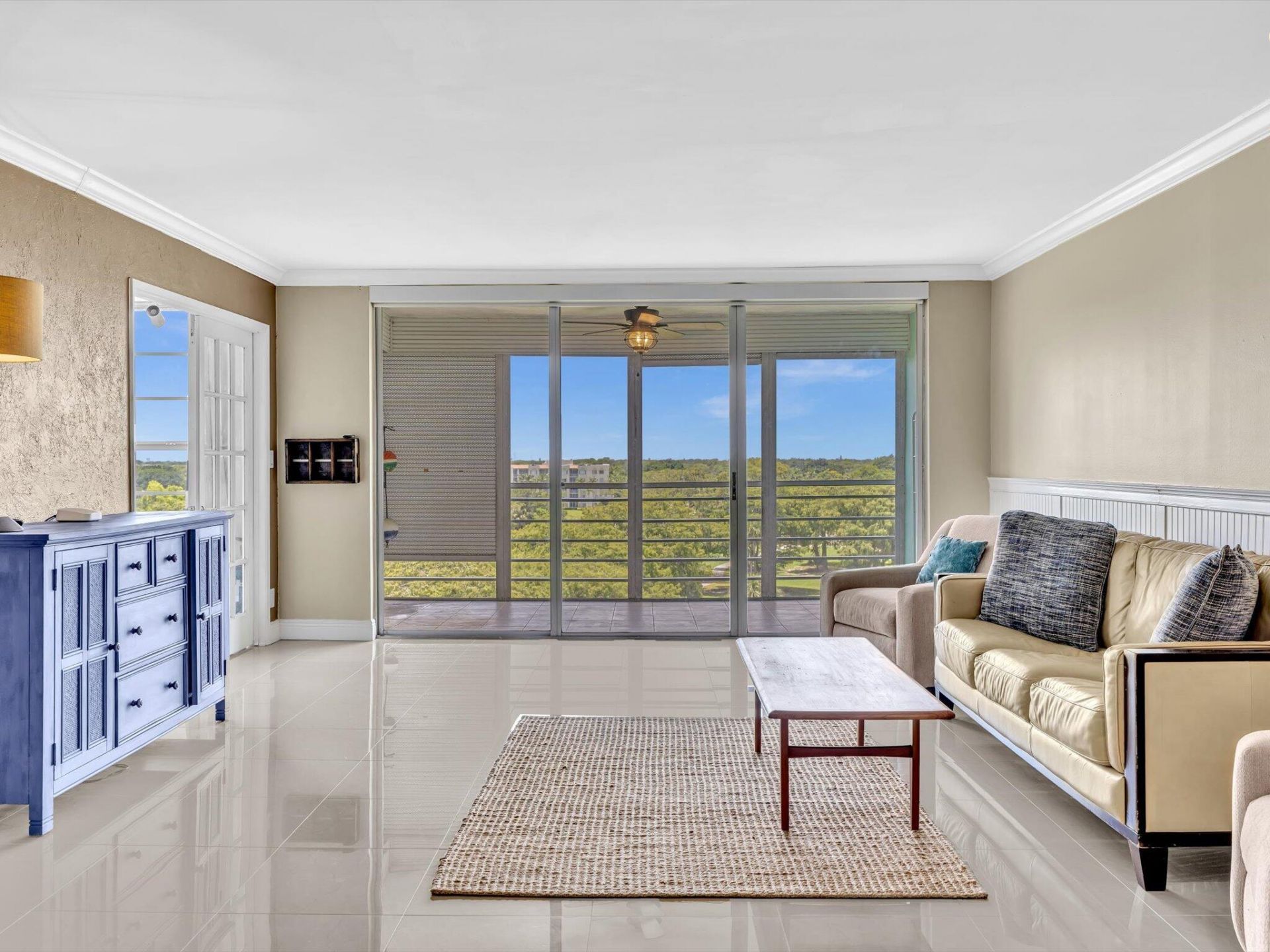605 Oaks Drive, Unit 810, Pompano Beach, FL 33069 Photo