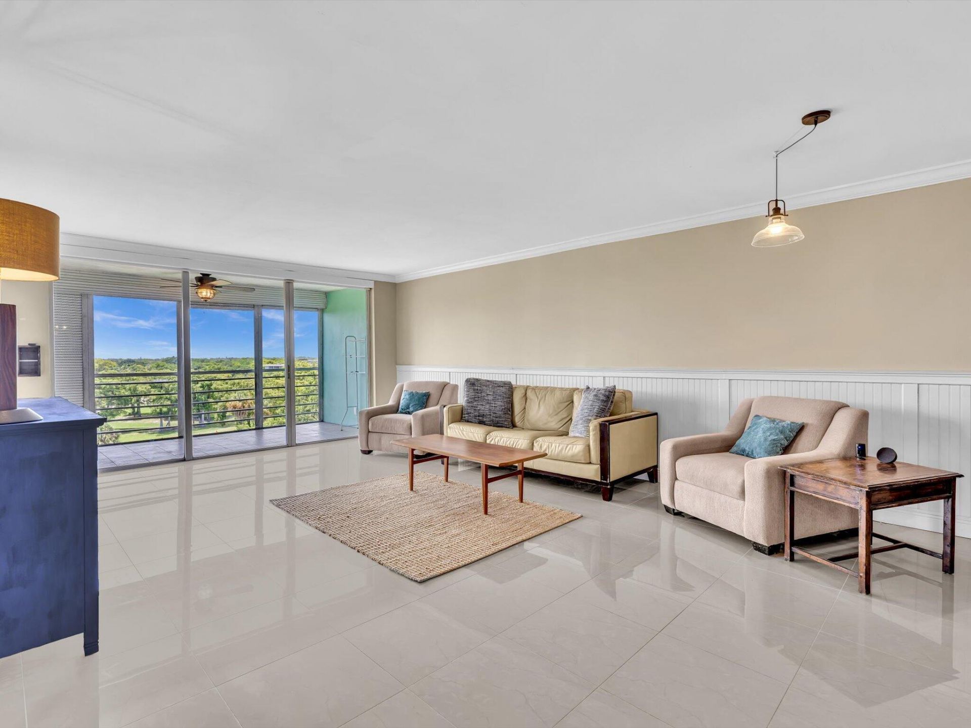 605 Oaks Drive, Unit 810, Pompano Beach, FL 33069 Photo