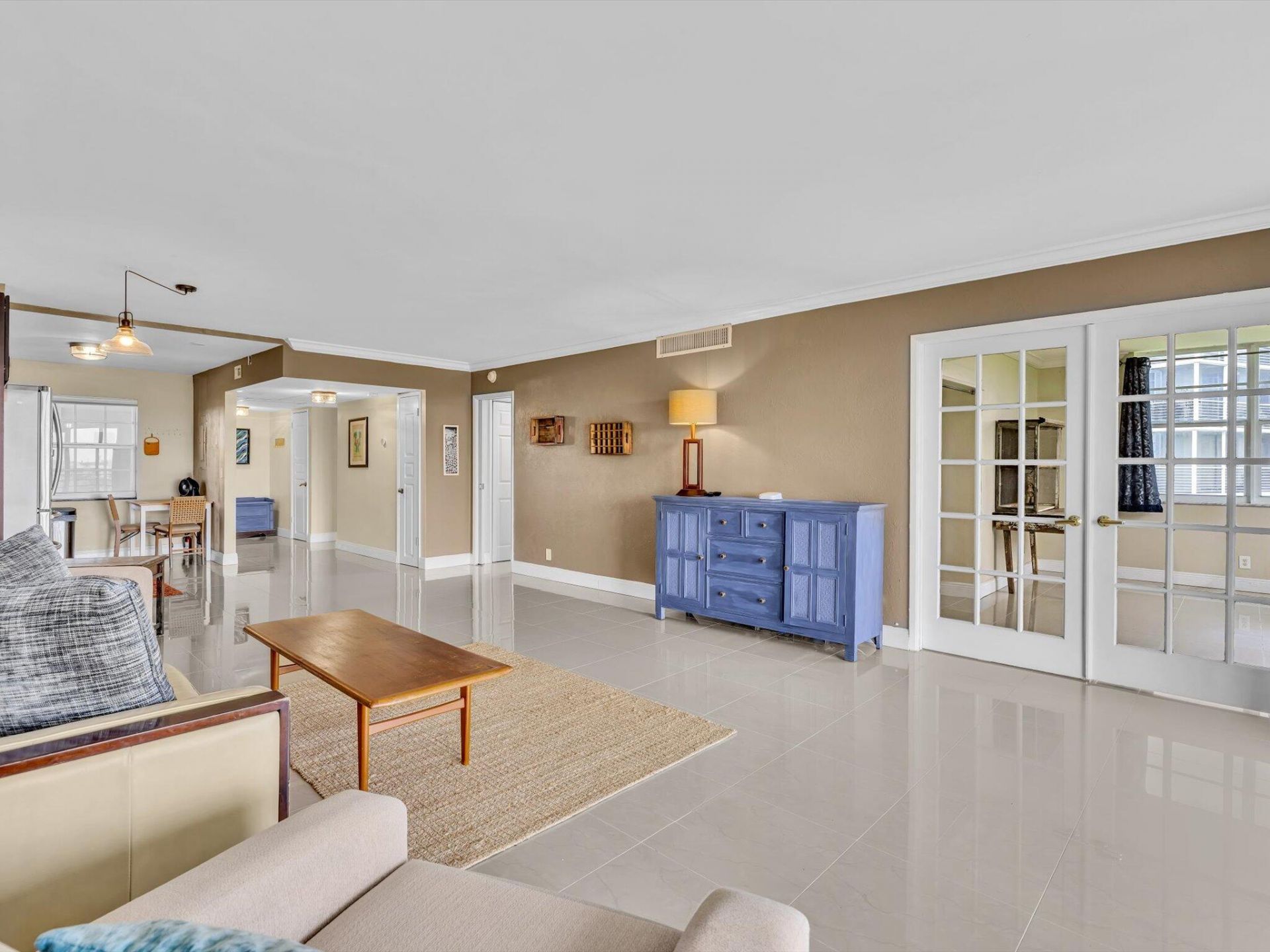 605 Oaks Drive, Unit 810, Pompano Beach, FL 33069 Photo