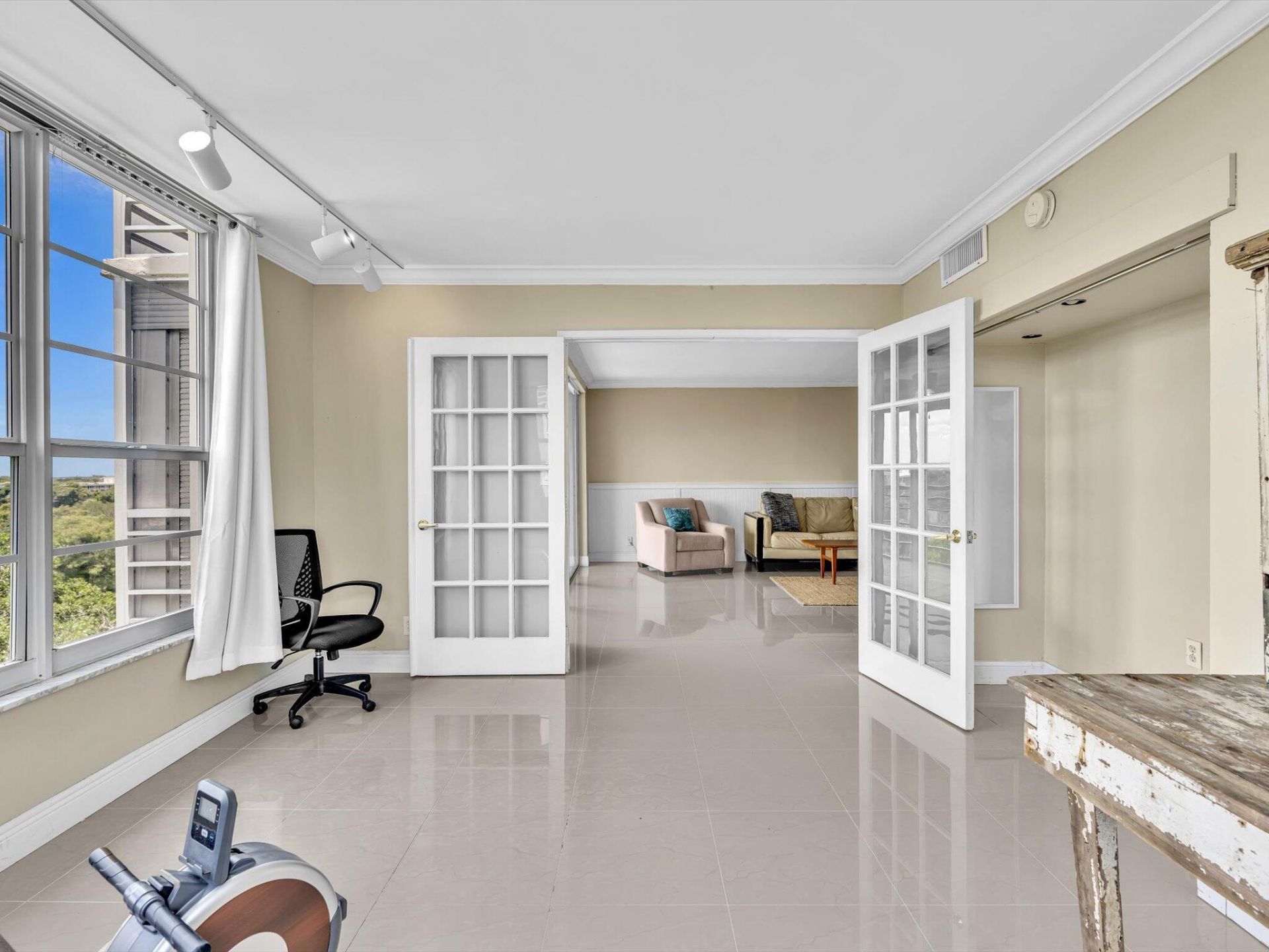 605 Oaks Drive, Unit 810, Pompano Beach, FL 33069 Photo