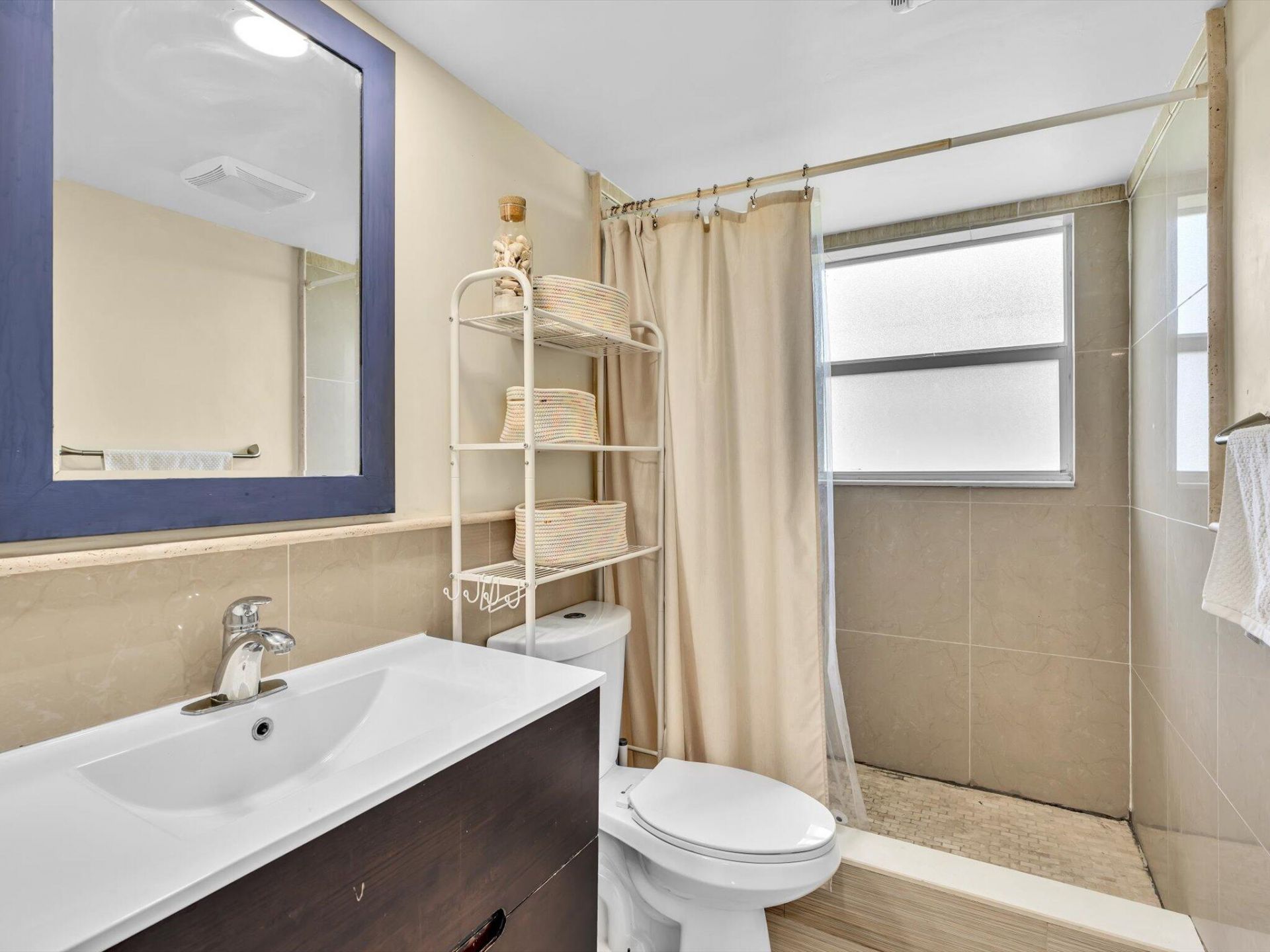605 Oaks Drive, Unit 810, Pompano Beach, FL 33069 Photo