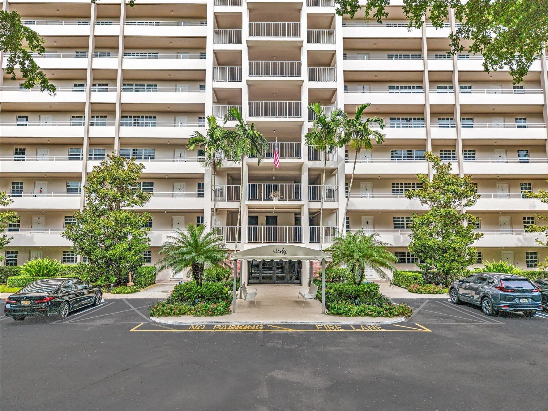 605 Oaks Drive, Unit 810, Pompano Beach, FL 33069 Photo
