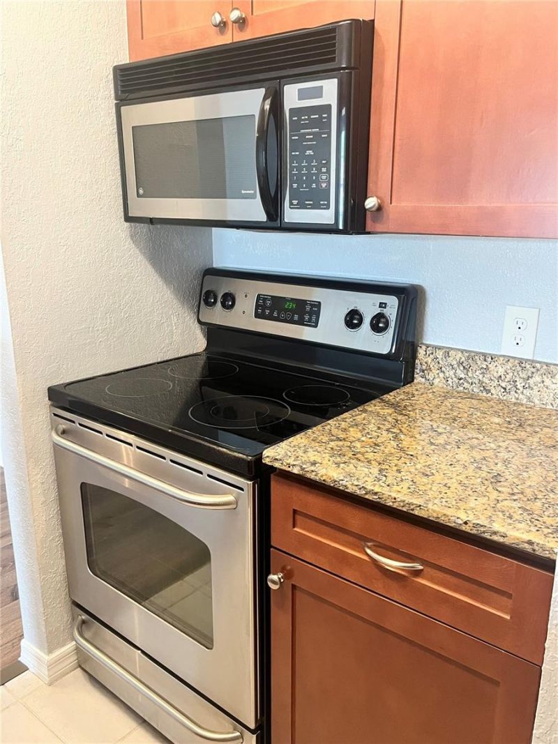 10200 Gandy Boulevard N, Unit 813, Saint Petersburg, FL 33702 Photo