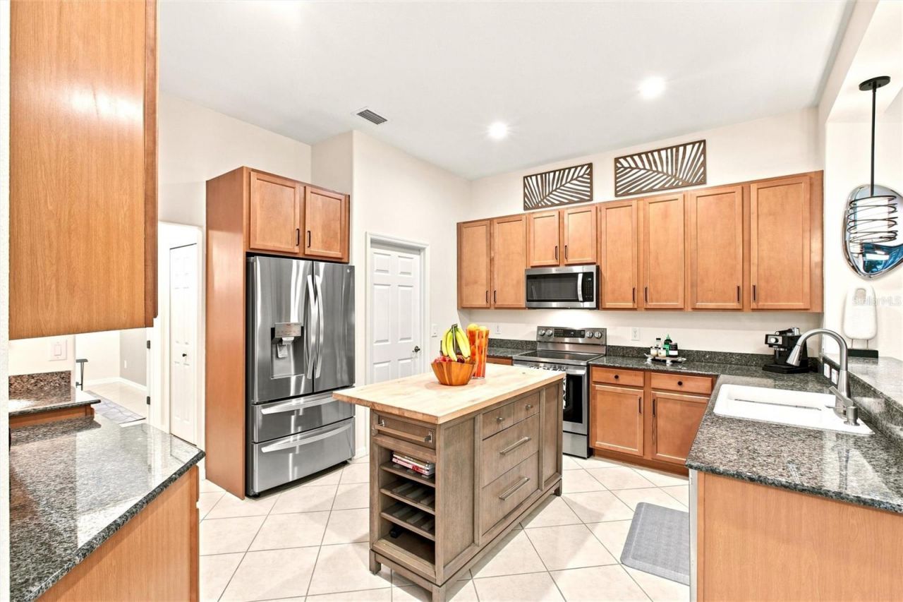 8059 36th Street Circle E, Sarasota, FL 34243 Photo