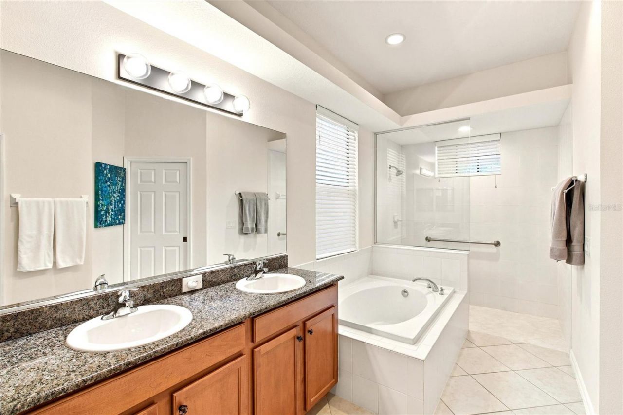 8059 36th Street Circle E, Sarasota, FL 34243 Photo